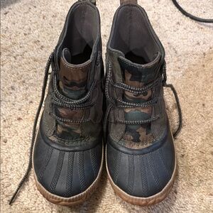 Women’s Camouflage Lace-Up rain boots